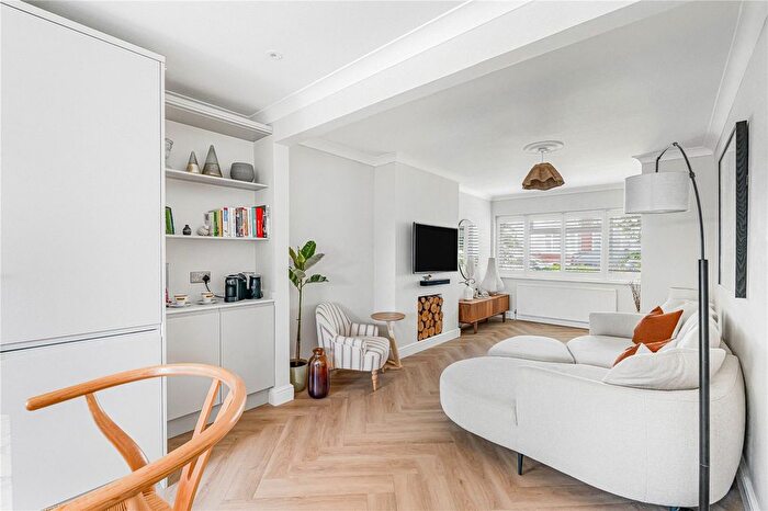 3 Bedroom Terraced House For Sale In Alexandra Road, London, N10