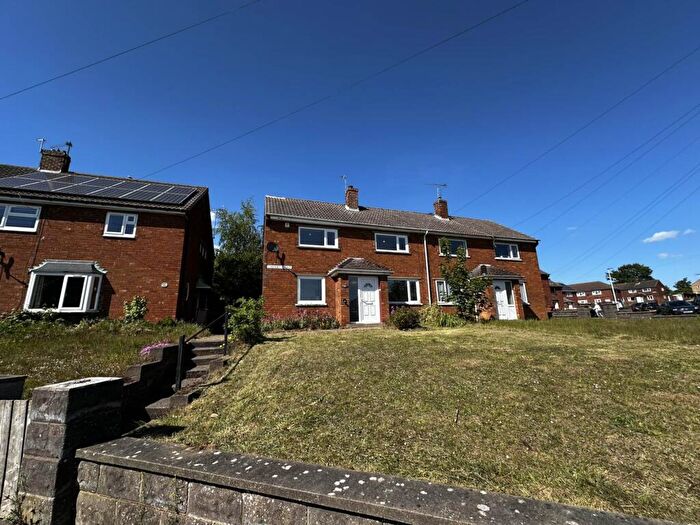 3 Bedroom Semi-Detached House To Rent In Caenby Road, Scunthorpe, DN17