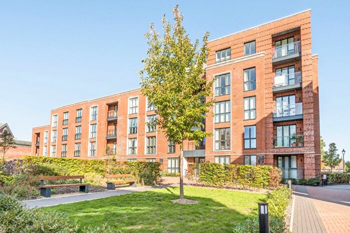 1 Bedroom Flat For Sale In Fellowes Rise, Winchester, SO22