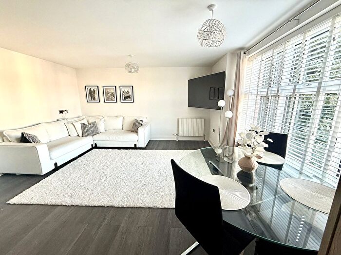 2 Bedroom Flat For Sale In Totnes Road, Paignton, Devon, TQ4