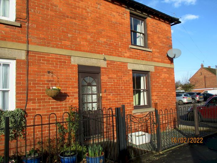 2 Bedroom End Of Terrace House To Rent In Long Row, Oakham, LE15