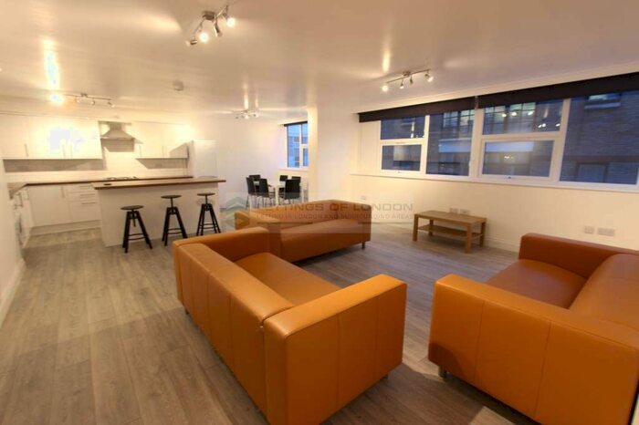 3 Bedroom Flat To Rent In High Road, London, N12