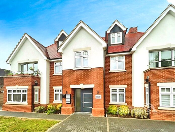 2 Bedroom Flat To Rent In Shoppenhangers Road, Maidenhead, Berkshire, SL6