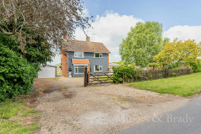 3 Bedroom Detached House For Sale In Massingham Road, West Raynham, NR21