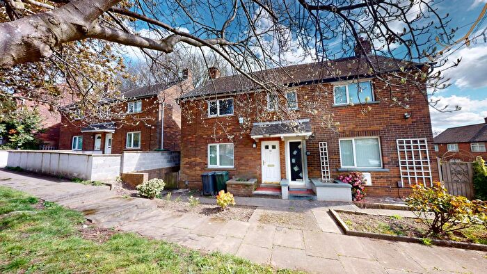 3 Bedroom Semi-Detached House To Rent In Squire Lane, Bradford, BD8