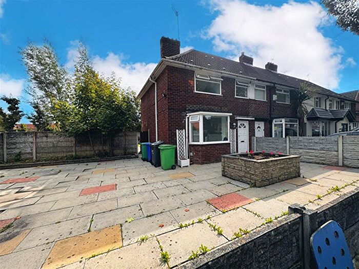 3 Bedroom End Of Terrace House To Rent In Woodhouse Lane, Wythenshawe, Manchester, M22