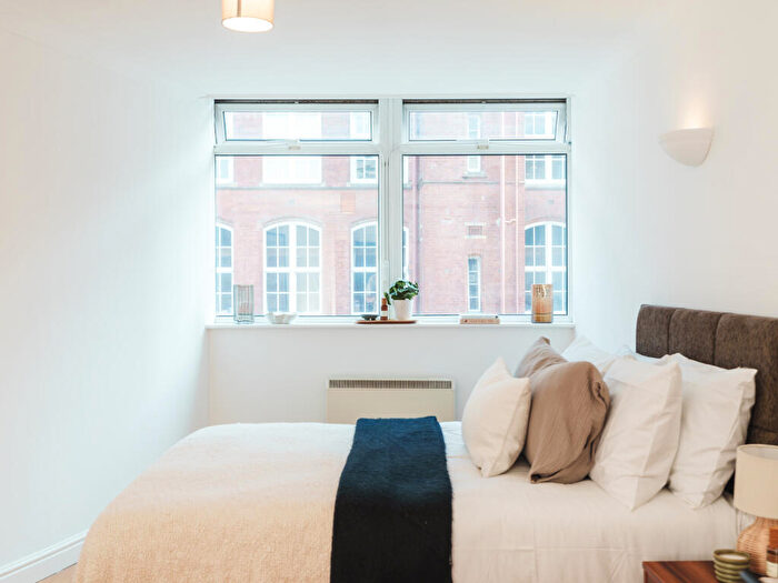 1 Bedroom Flat To Rent In Apt, Woodhouse Plaza #, LS3