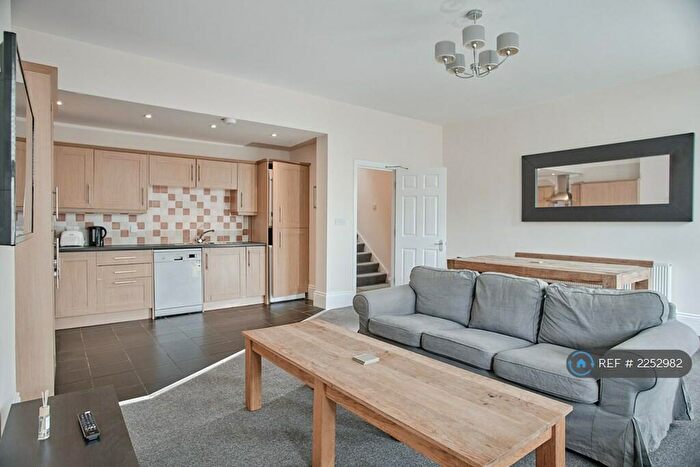 6 Bedroom Semi-Detached House To Rent In Grosvenor Place, Newcastle Upon Tyne, NE2