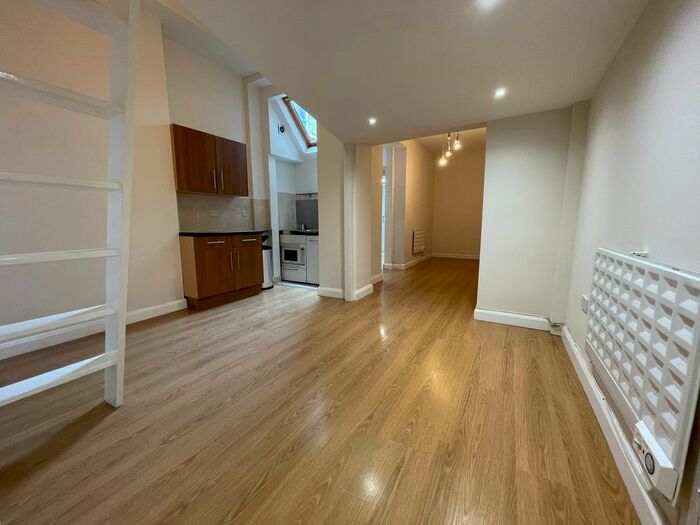 Studio To Rent In High Street, Hornsey, N8