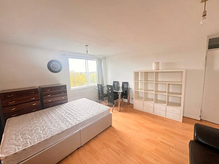 2 Bedroom Flat To Rent In Romford Road, London, E7