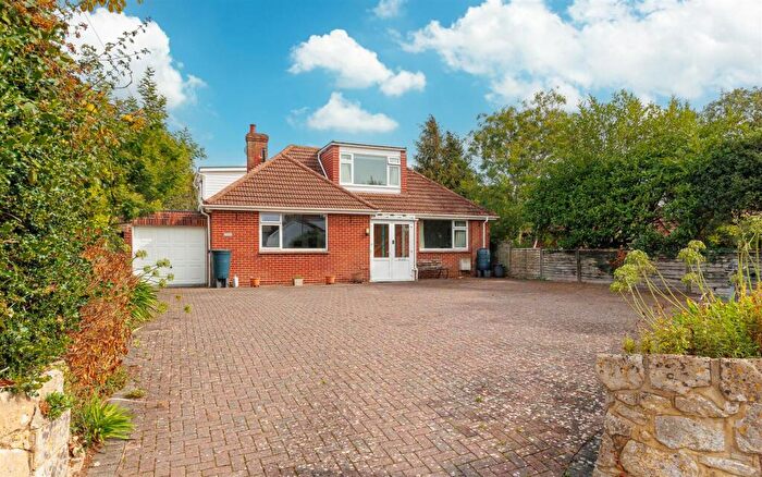 3 Bedroom Detached Bungalow For Sale In Baring Road, Cowes, Isle Of Wight, PO31