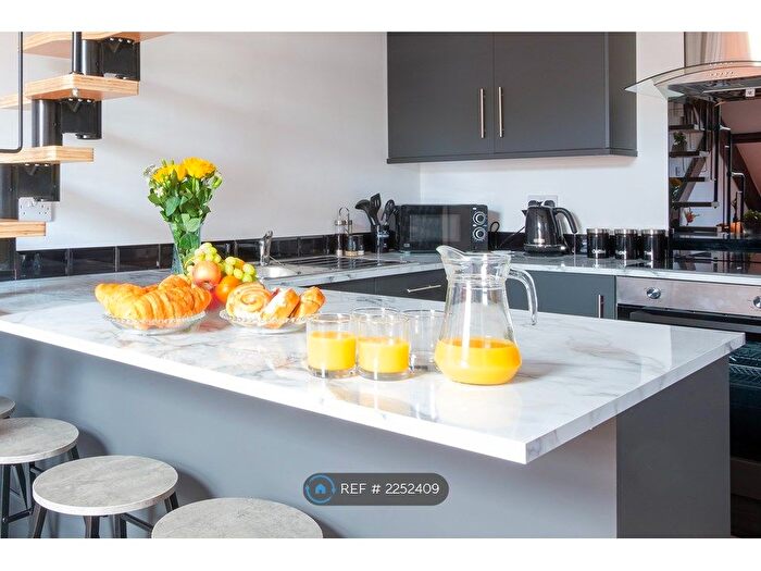 2 Bedroom Flat To Rent In Doncaster Road, Doncaster, DN3