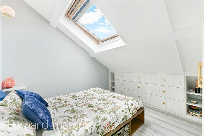 1 Bedroom Flat For Sale In London Road, Mitcham, CR4