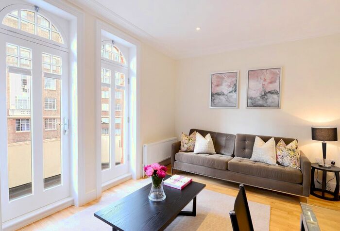 2 Bedroom Flat To Rent In Hamlet Gardens, London, W6