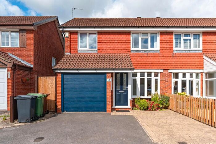 3 Bedroom Semi-Detached House For Sale In Villeboys Close, Abingdon, OX14
