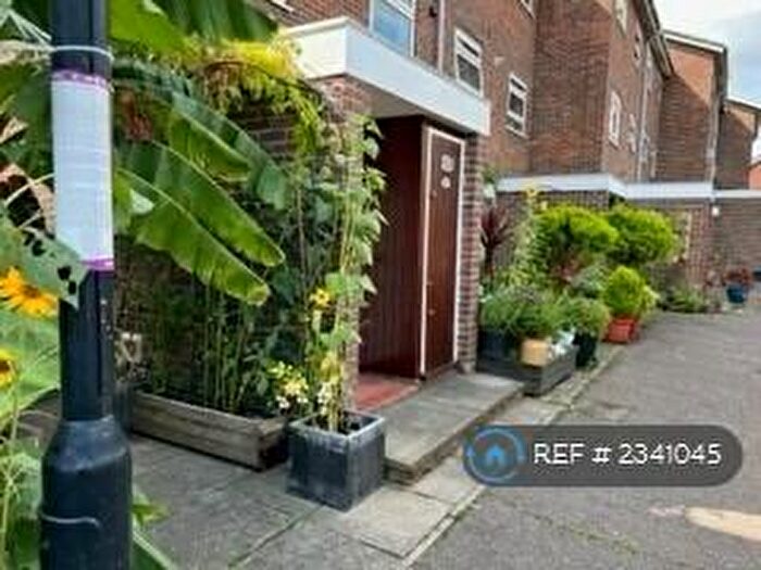 2 Bedroom Maisonette To Rent In Founders Gardens, London, SE19