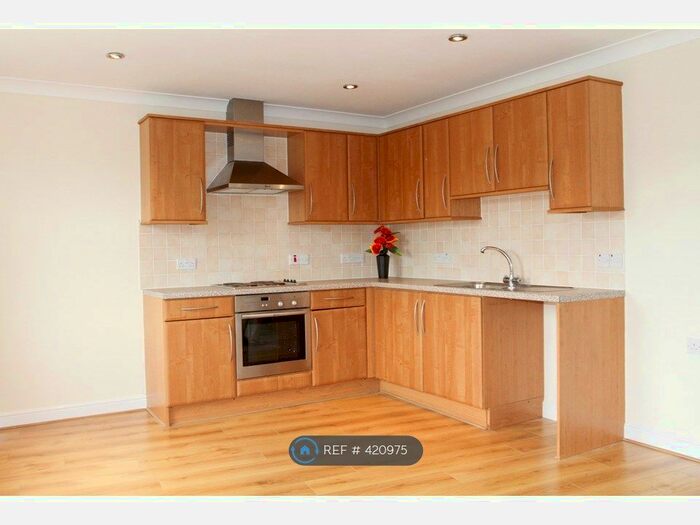 2 Bedroom Flat To Rent In Fairby Close, Tiverton, EX16