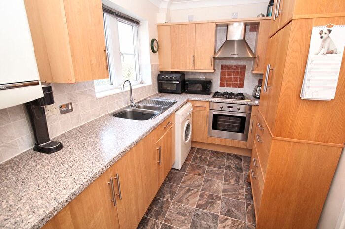 3 Bedroom Flat For Sale In Oxford Street, Todmorden, OL14