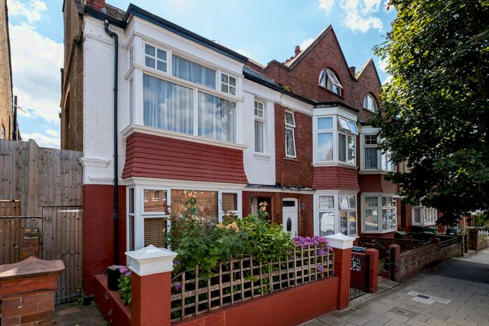 1 Bedroom Flat To Rent In Cricklade Avenue, London, SW2