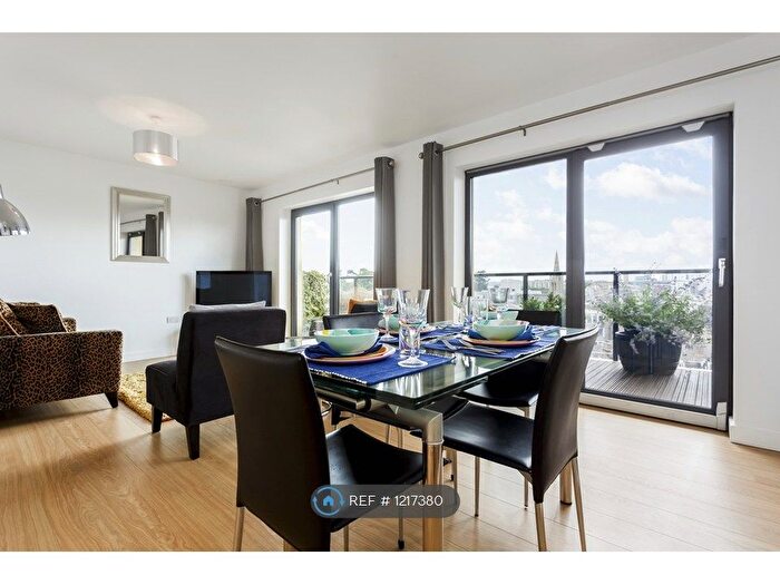 2 Bedroom Flat To Rent In Madeira Road, Bournemouth, BH1