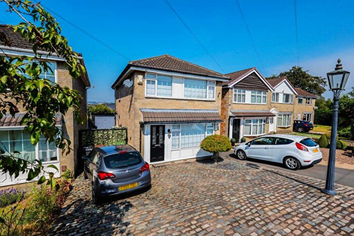 3 Bedroom Detached House For Sale In Clover Court, Calverley, Pudsey, West Yorkshire, LS28