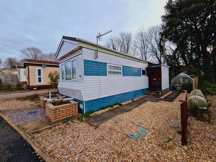 2 Bedroom Detached House To Rent In East Drive, Blunsdon, Swindon, SN25