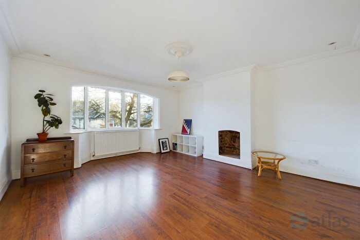 4 Bedroom Flat To Rent In Queens Drive, Mossley Hill, L18