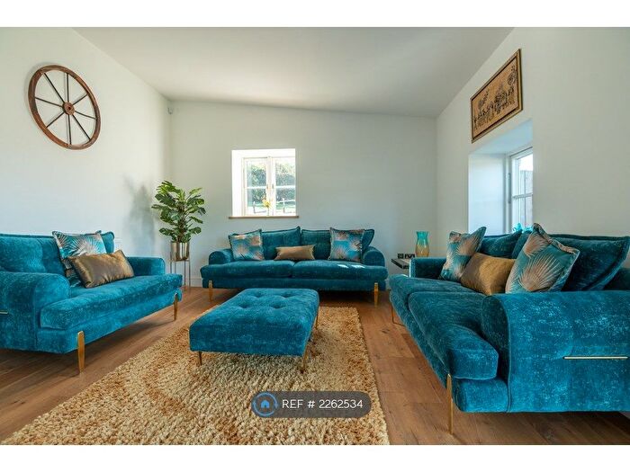 4 Bedroom Detached House To Rent In Fernhill Court, Almondsbury, Bristol, BS32