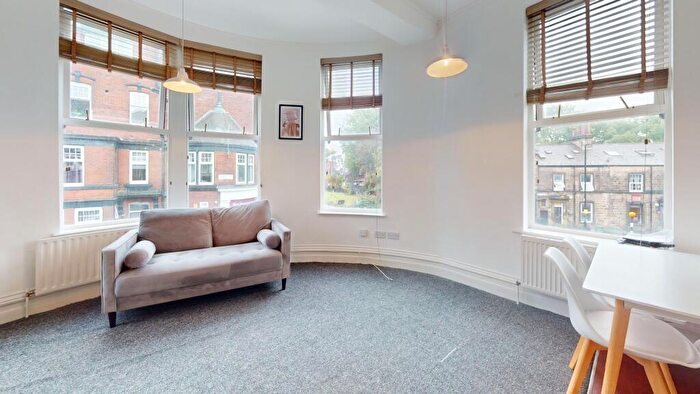 2 Bedroom Property To Rent In A, Regent Park Avenue, LS6