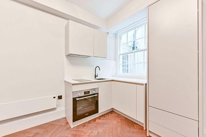 Studio To Rent In Upper Berkeley Street, Marylebone, London, W1H