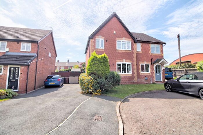 3 Bedroom Semi Detached House For Sale In Martholme Close, Blackburn, BB6
