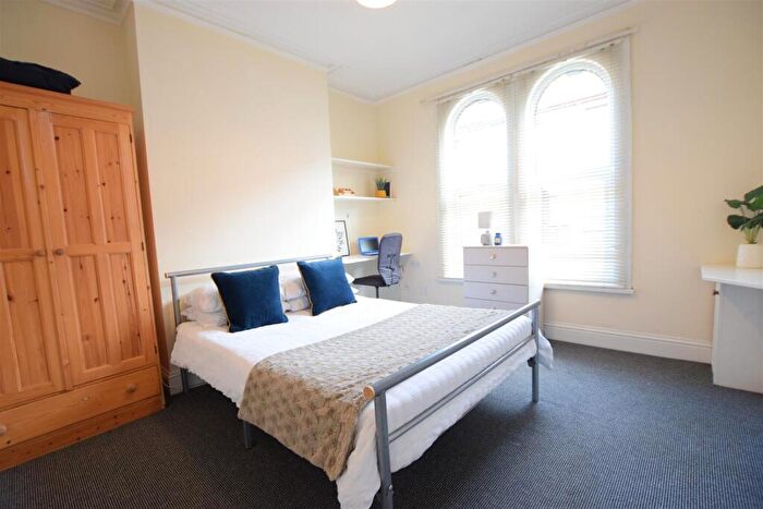 5 Bedroom Terraced House To Rent In Portland Street - Student House - /, LN5