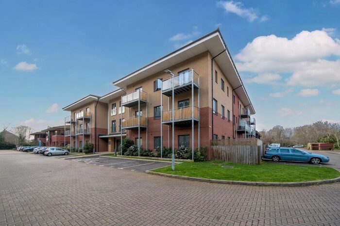 1 Bedroom Flat To Rent In Weyside, Catteshall Lane, Godalming, GU7