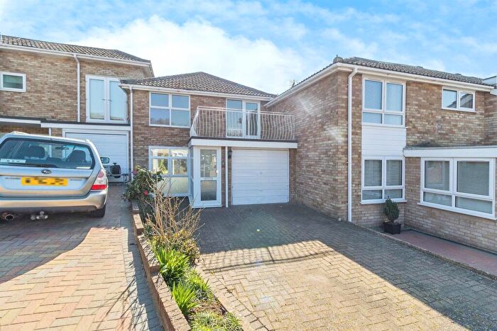 3 Bedroom Terraced House For Sale In Himley Green, Linslade, Leighton Buzzard, LU7