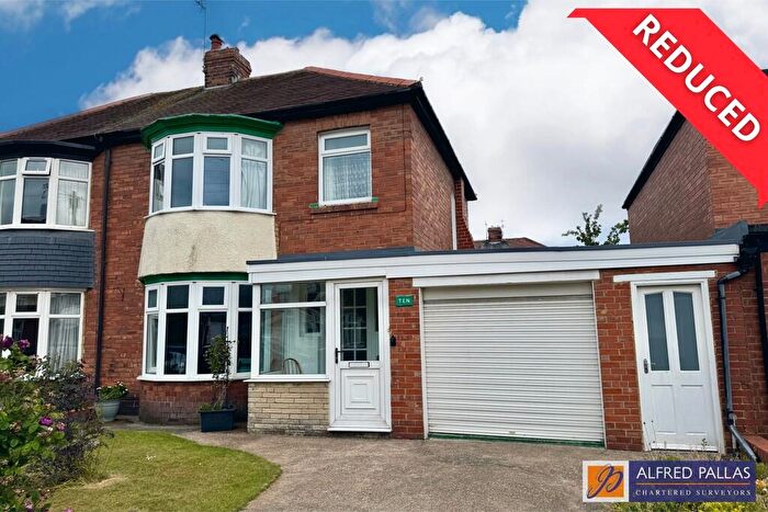3 Bedroom Semi-Detached House For Sale In Friarage Avenue, Fulwell, SR6