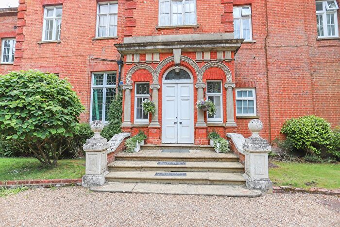 4 Bedroom Property For Sale In Lavershott Hall, Windlesham, Surrey, GU20