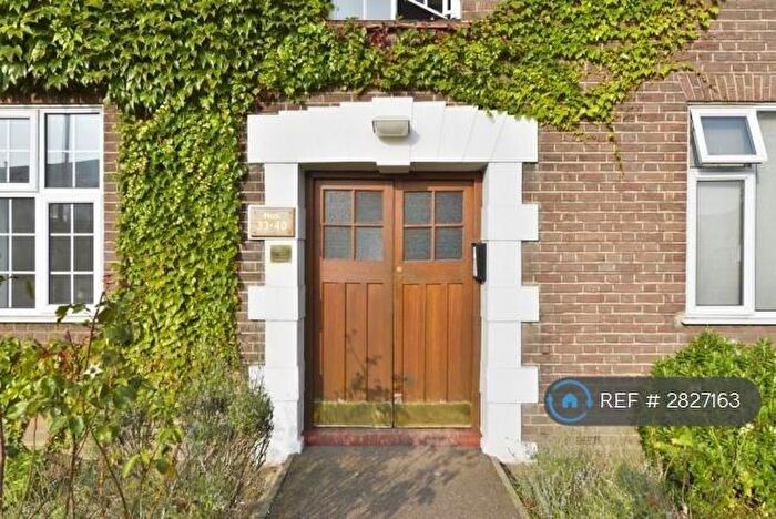 2 Bedroom Flat To Rent In Norbiton Hall, Kingston Upon Thames, KT2