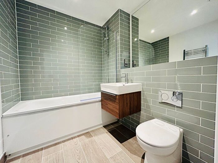 2 Bedroom Flat To Rent In Castleward Boulevard, Derby, DE1