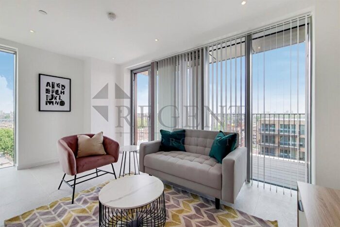 1 Bedroom Apartment To Rent In Jacquard Point, Tapestry Way, E1