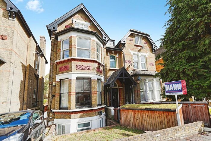 2 Bedroom Flat For Sale In Crystal Palace Park Road, London, SE26
