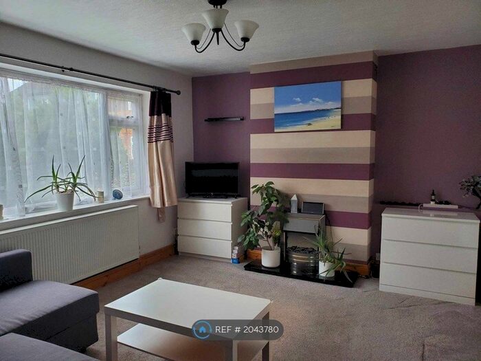 2 Bedroom Flat To Rent In Ludlow Road, Feltham, TW13