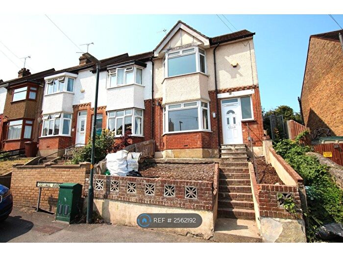 3 Bedroom End Of Terrace House To Rent In Cottall Avenue, Chatham, ME4