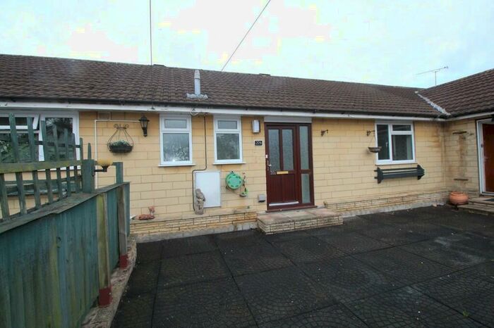 1 Bedroom Apartment To Rent In Carnarvon Close, Chippenham, SN14