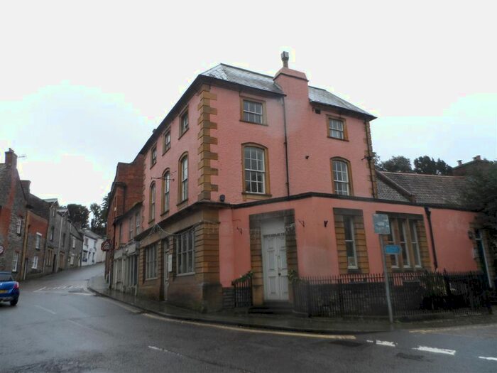 1 Bedroom Flat To Rent In Lloyds Bank Old Building, Cheapside, Langport, TA10