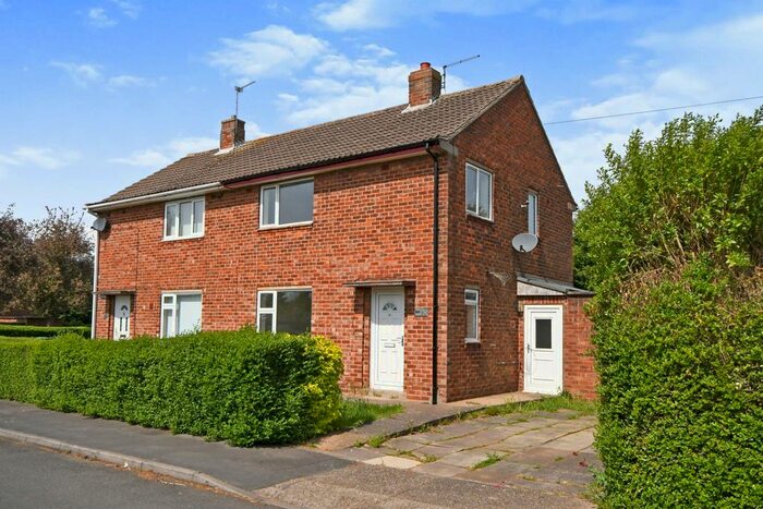 3 Bedroom Semi-Detached House For Sale In Queen Mary Road, Lincoln, Lincolnshire, LN1