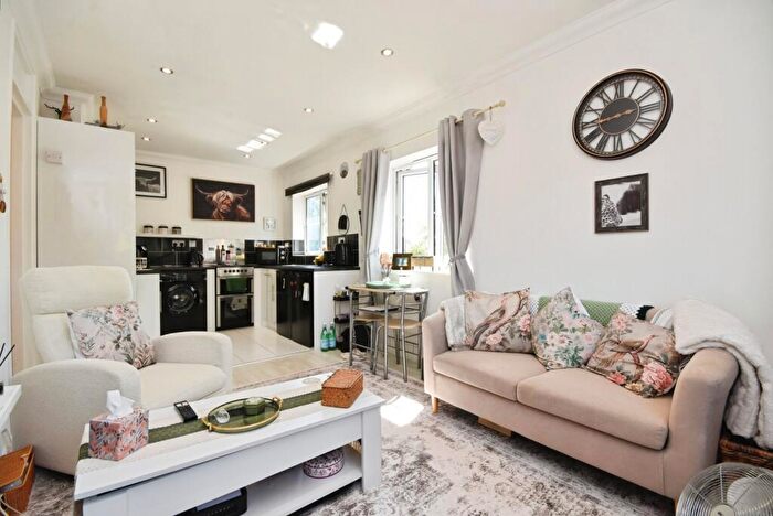 1 Bedroom Flat For Sale In Shearers Way, Boreham, Chelmsford, Essex, CM3