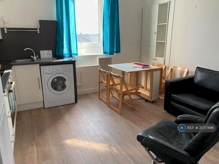 2 Bedroom Flat To Rent In Elmbank Road, Aberdeen, AB24