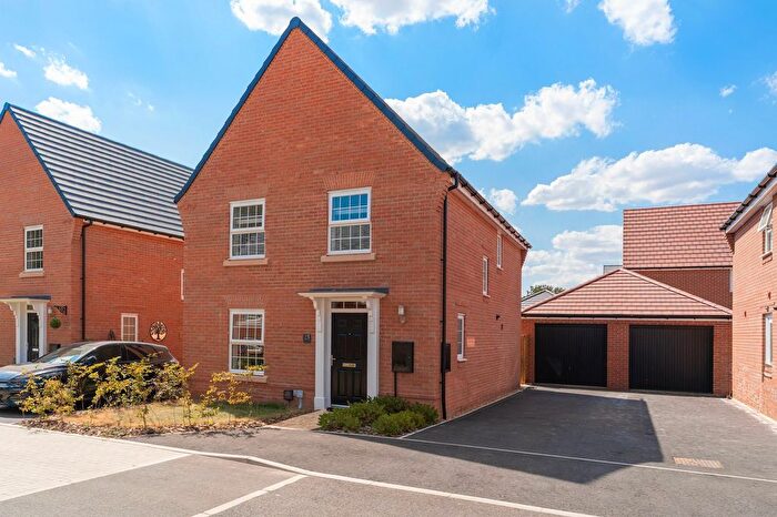4 Bedroom Detached House For Sale In Graves Road, Rackheath, NR13
