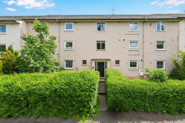2 Bedroom Flat For Sale In / Cumnor Crescent, The Inch, EH16