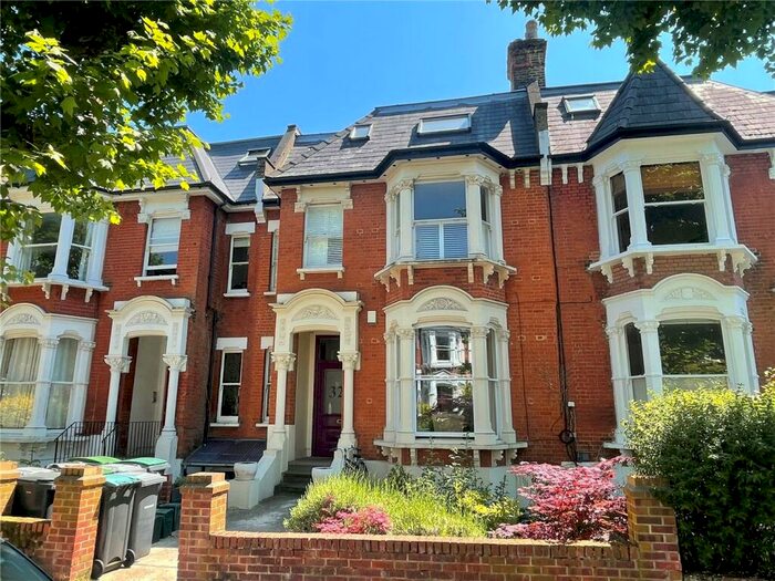 2 Bedroom Apartment To Rent In Mount View Road, London, N4